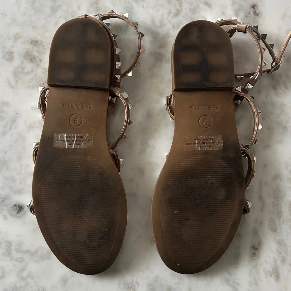 Steve Madden Talia studded sandals. Size 9 - Picture 3 of 3